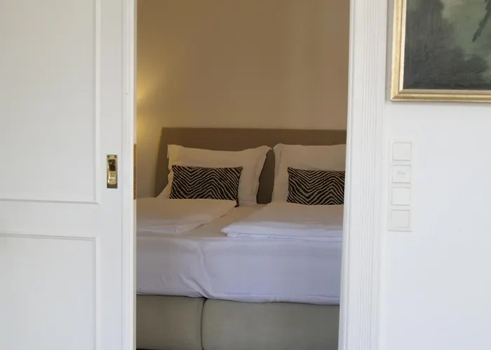 Living Am Carlsplatz