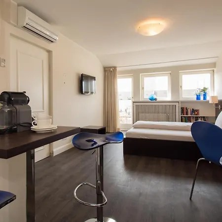 Living Am Carlsplatz