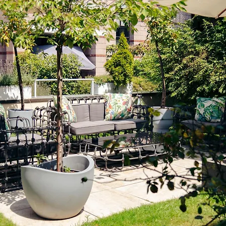 Living Am Carlsplatz