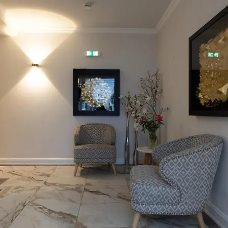 Living Am Carlsplatz Apartment