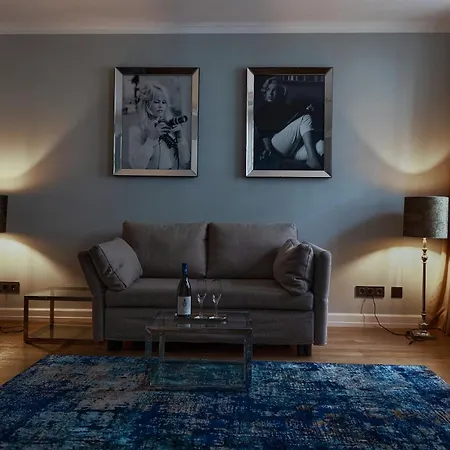 Apartment Living Am Carlsplatz