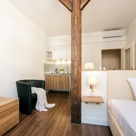 Aparthotel Living Am Carlsplatz