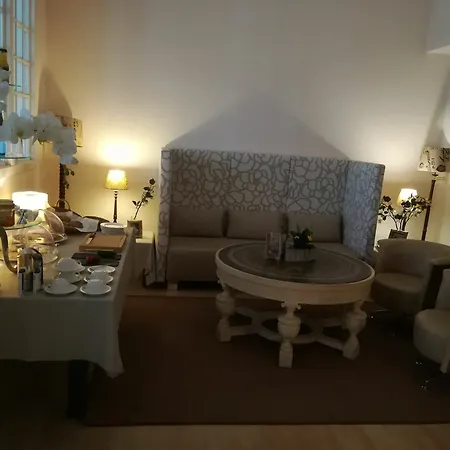 Living Am Carlsplatz Aparthotel 4*