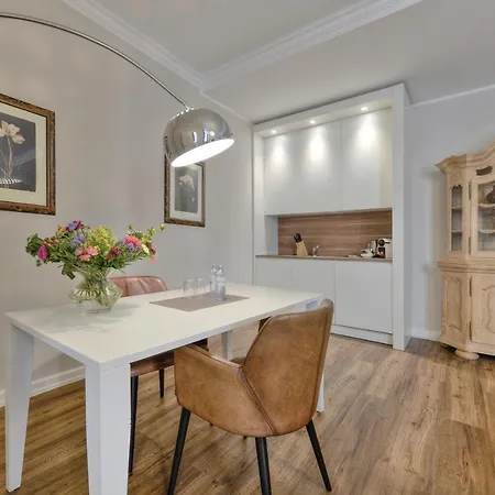 Living Am Carlsplatz