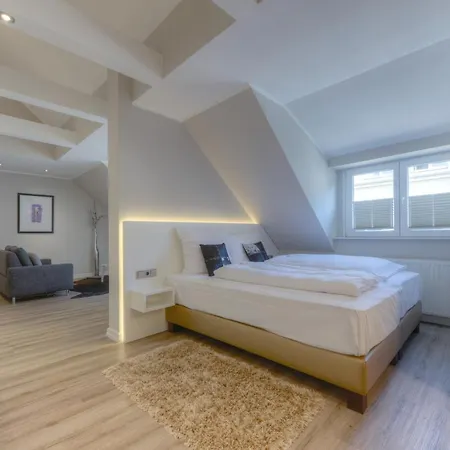 Aparthotel Living Am Carlsplatz 4*