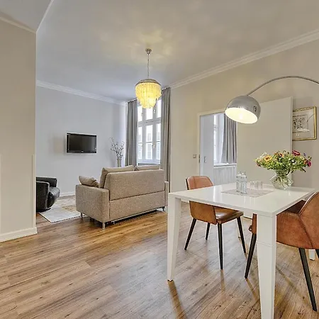 Aparthotel Living Am Carlsplatz 4*