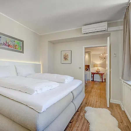 Living Am Carlsplatz Aparthotel
