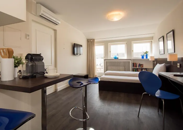 Living Am Carlsplatz